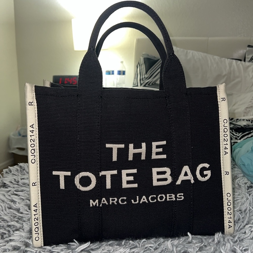 The tote bag